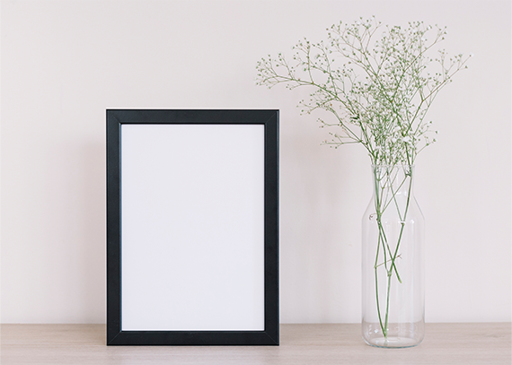 موکاپ قاب عکس و گلدان شیشه ای 18